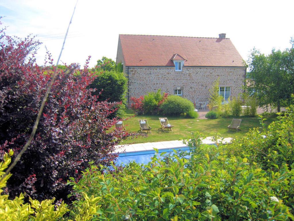 Bed and Breakfast La Clef Des Champs à La Roche-en-Brenil Extérieur photo