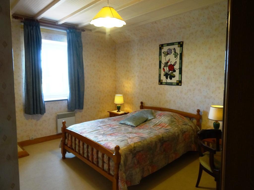 Bed and Breakfast La Clef Des Champs à La Roche-en-Brenil Chambre photo