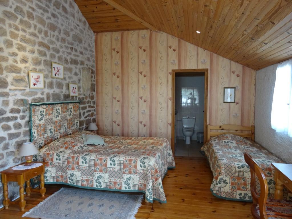 Bed and Breakfast La Clef Des Champs à La Roche-en-Brenil Chambre photo